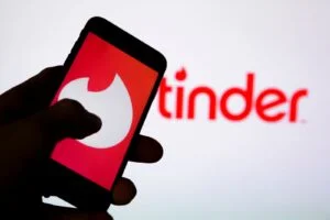 Tinder, kimlik doğrulaması özelliği alıyor! 3 Tinder, kimlik doğrulamasını tüm kullanıcılar için kullanılabilir hale getiriyor