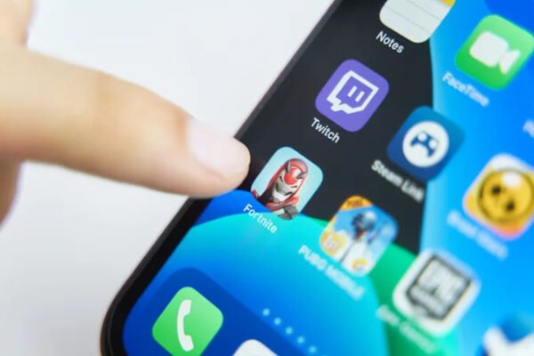 Epic, iOS'a 'Fortnite'ı yeniden getirmeyi planlıyor!