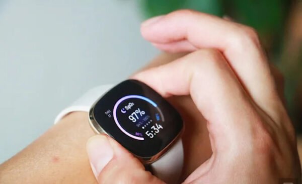 Fitbit akıllı saatler artık horlamayı algılayacak