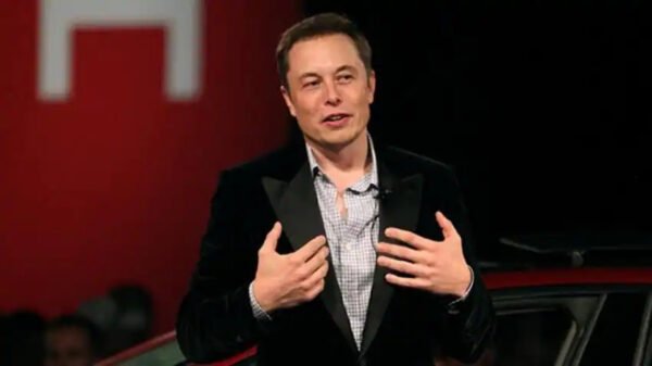Elon Musk iddia ediyor: Starlink ışık hızında veri aktaracak