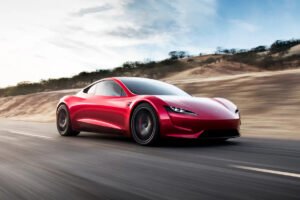 Elon Musk, Tesla Roadster'ın 2023'te geleceğini duyurdu
