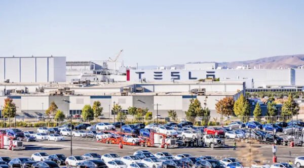 Tesla, merkezini Kaliforniya'dan Teksas'a taşımaya karar verdi