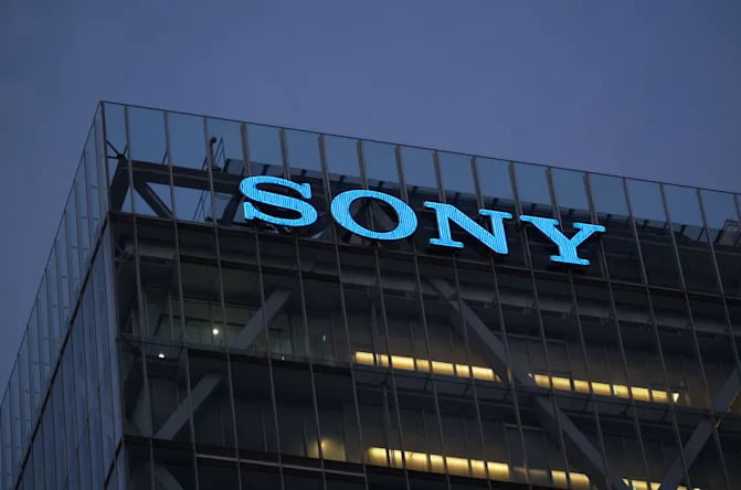 Sony akıllı telefonlarıyla kameralarını destekliyor