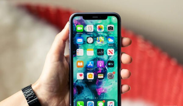 100 km ile giden uçaktan düşen iPhone hasar almadı