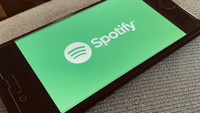 Spotify ücretli podcast uygulaması global sürüm alıyor
