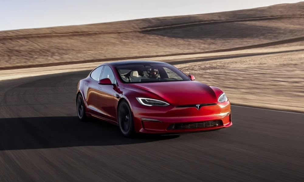 Tesla araçlarına güncelleme