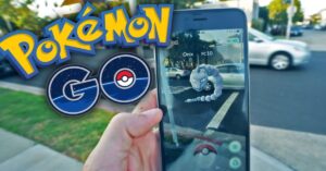 Polis soyguncular yerine pokemon kovaladığı için kovuldu