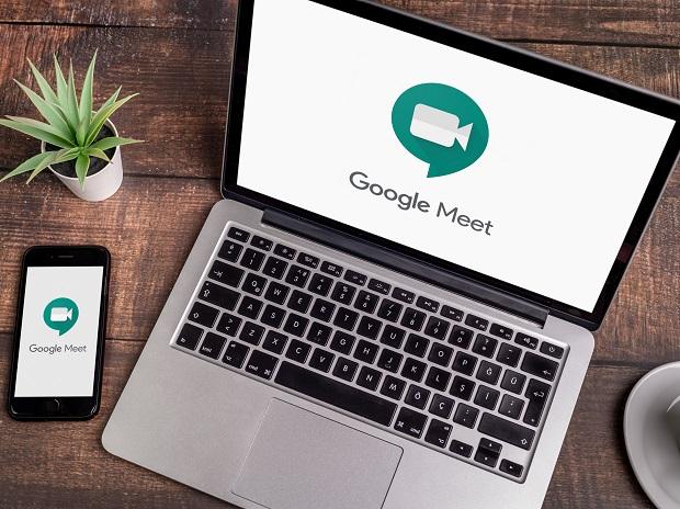 Google Meet canlı olarak çevrilmiş altyazıları geniş çapta sunmaya başladı