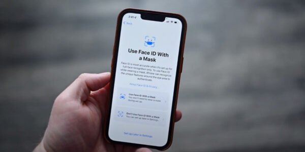 iOS 15.4 beta, maske takarken Face ID'yi destekliyor