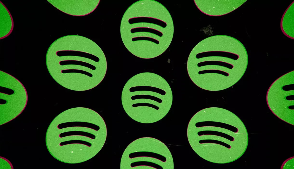 Spotify başını belaya sokan podcast için yüklü bir miktar ödedi