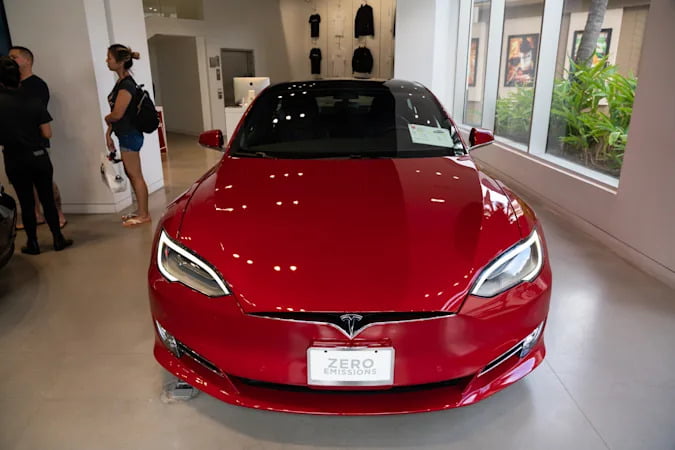 Tesla araçları güvenlik arızası