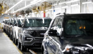 Ford fabrikalarındaki üretimi sınırlandırıyor