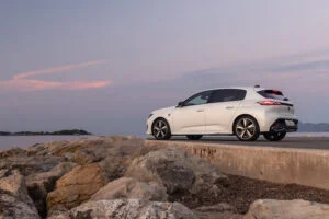 Yeni Peugeot 308’e bir ödül de kadınlardan geldi 5 Peugeot 308