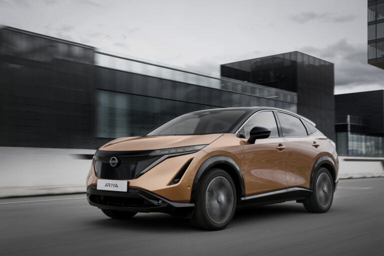 Nissan , elektrikli geleceğe emin adımlar atıyor