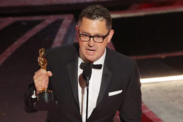 Apple, 'CODA' ile En İyi Film Oscar'ını kazanan ilk yayıncı oldu