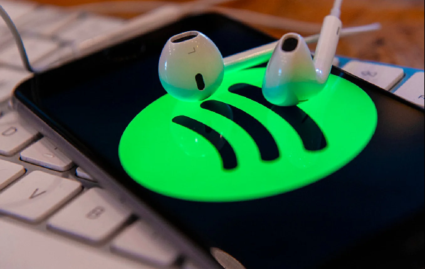 Spotify, Topluluk özelliğiyle arkadaşlarla paylaşımı arttıracak 1 Spotify, video podcast yayıncılığı başlatıyor