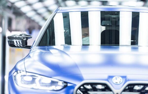 BMW araçlar artık Android Auto ve Apple CarPlay almayacak