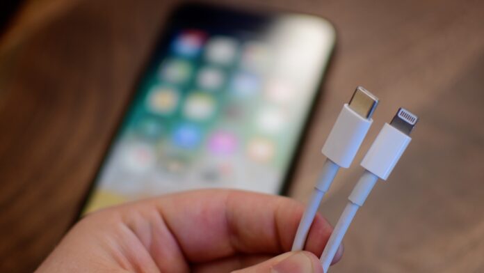 Apple USB-C iPhone'ları test ediyor