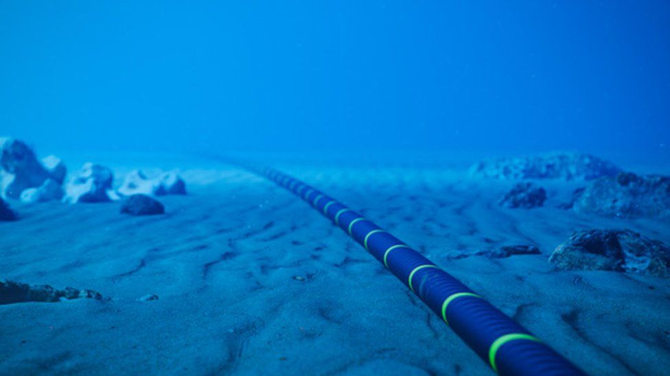 Denizin altındaki internet kabloları