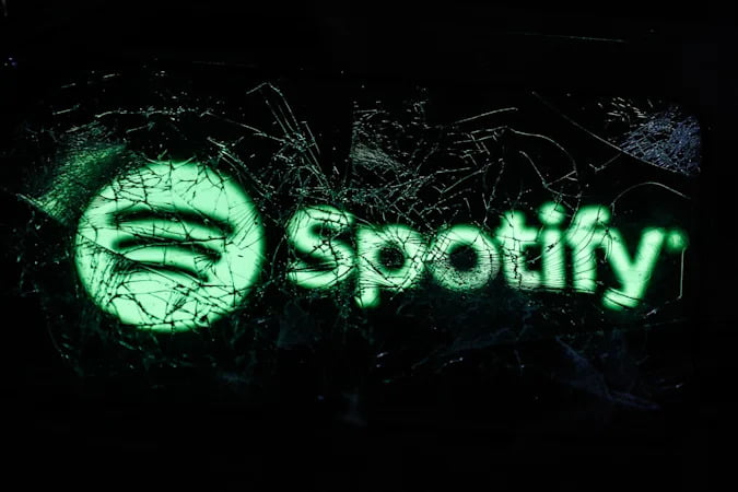Spotify podcast yayınları üzerine yatırımlar yapıyor