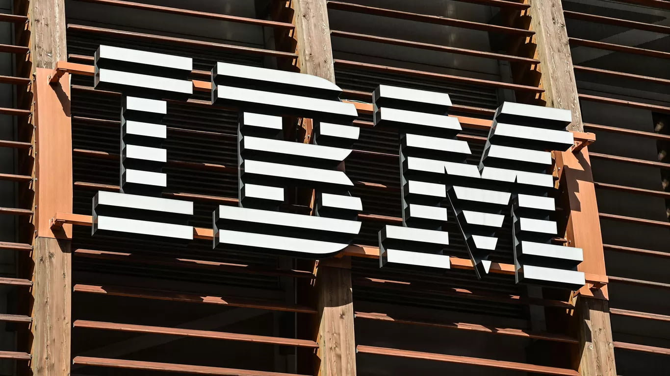 IBM, tüm Rus işgücünü işten çıkarmaya başladı