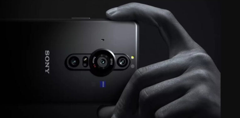 Sony orta sınıf akıllı telefonlar için 100 MP kamera sensörü üzerinde çalışıyor