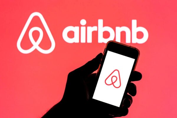 Airbnb parti evlerini kalıcı olarak yasakladı!
