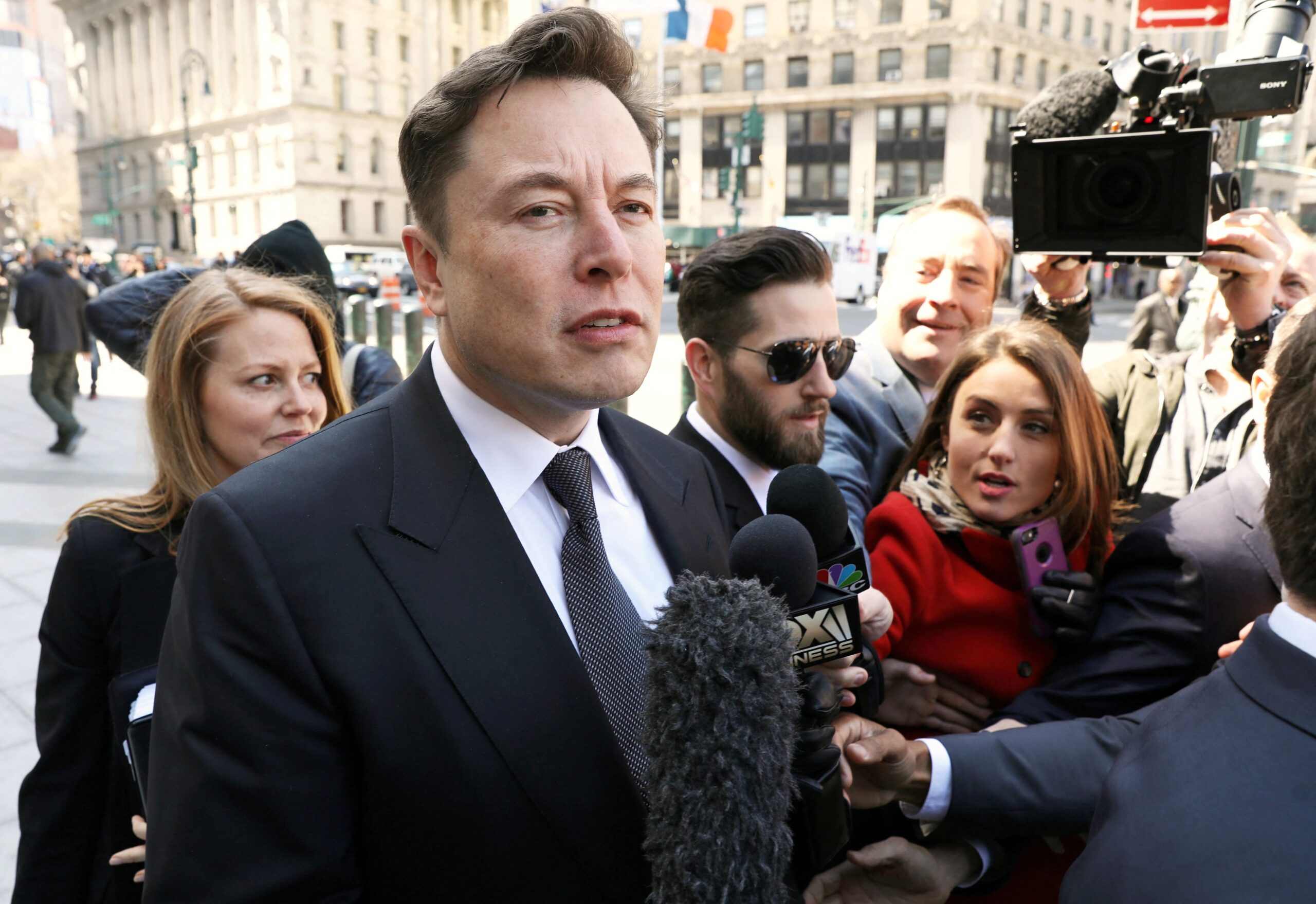 Elon Musk Twitter davasının Şubat 2023'e ertelenmesini istedi