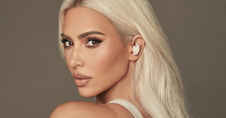 Beats ve Kim Kardashian, Fit Pro kulaklık serisi için ortaklık yaptı!
