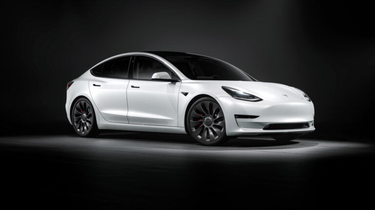 Tesla, Küresel EV Pazarında ikinci sırada yer alabildi