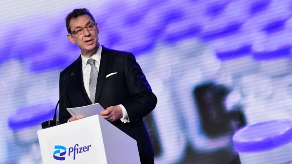 Pfizer CEO'su bile covid virüsünden kaçamıyor! İkinciye yakalandı