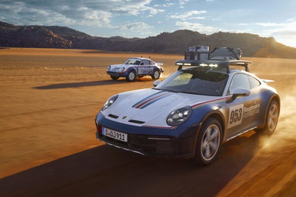 Porsche 911 Dakar : Otoyolda olduğu kadar arazide de konforlu