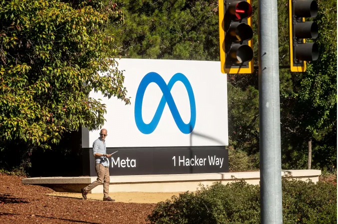 Meta 11.000'den fazla çalışanını işten çıkarıyor