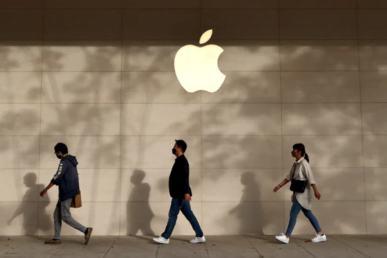 Apple Store çalışanları sendika seçimi için başvuruda bulundu