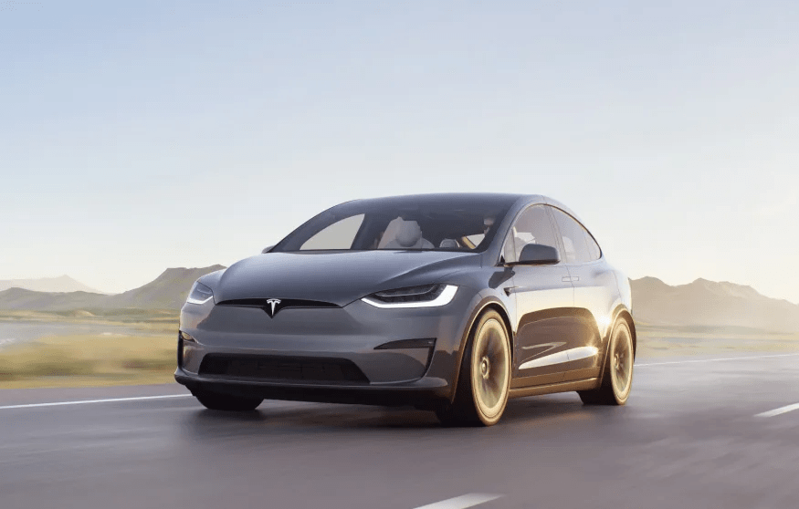 Tesla, 30.000 Model X arabasını geri çağırıyor