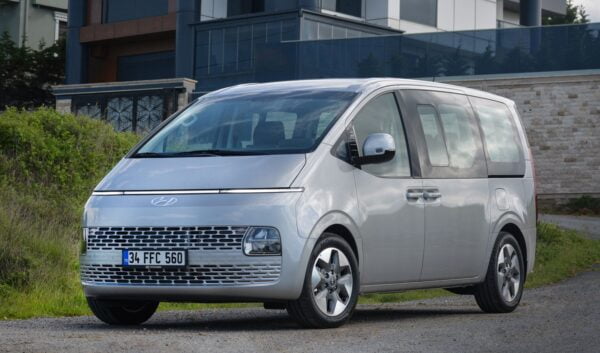 STARIA ’nın 4x4 versiyonu piyasaya girdi 5 STARIA