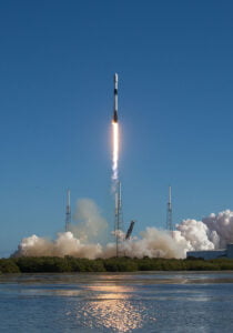 SpaceX, 'sıfır yakıtlı' motoru uzaya fırlattı