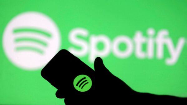 Spotify başına bela olan podcast ile ilgili açıklama yaptı