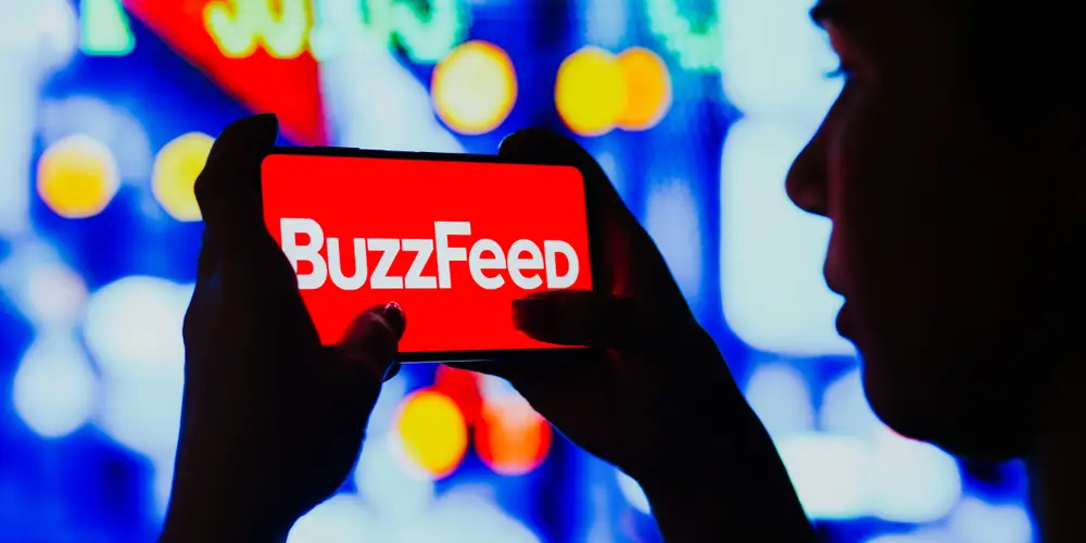 BuzzFeed, AI tarafından oluşturulan içeriklere yöneldi