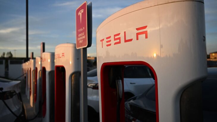 Tesla, 2024 yılına kadar 7.500 şarj istasyonu açacak