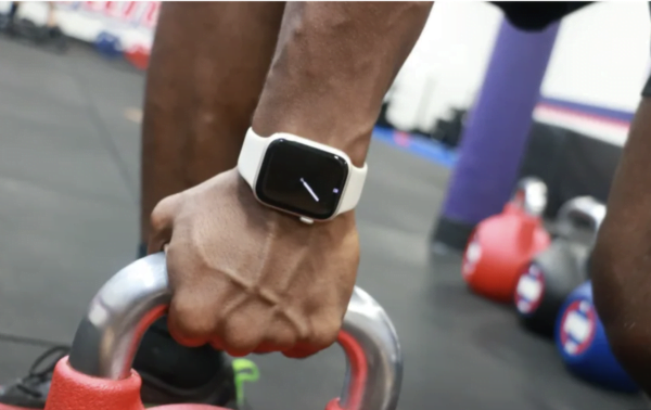 Apple Watch için bir yapay zeka sağlık koçu geliştiriliyor