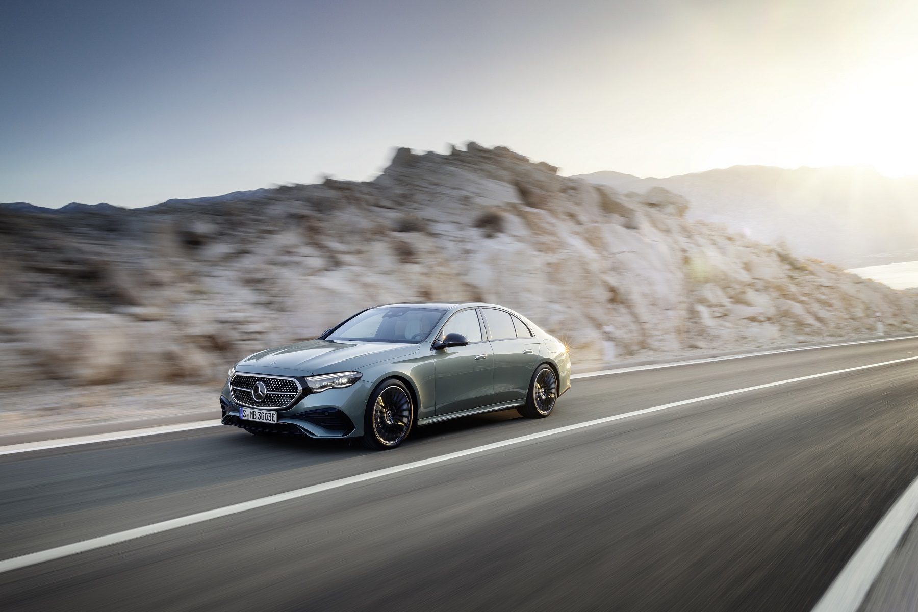 Mercedes Yeni Nesil Katı Hal Pilleri: Geleceğin Elektrikli Araçları İçin Büyük Adım 1 Mercedes yeni nesil katı hal piller