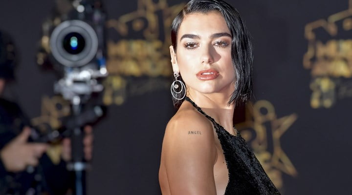 Dua Lipa meme uçlarının görünmesini umursamadı! Hiç giyinmeseydin! 3 dua lipa 2