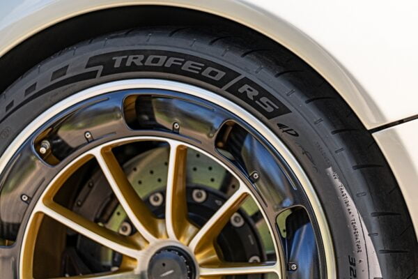 PIRELLI P Zero Trofero RS : Pistte performans, yolda güvenlik için tasarlandı