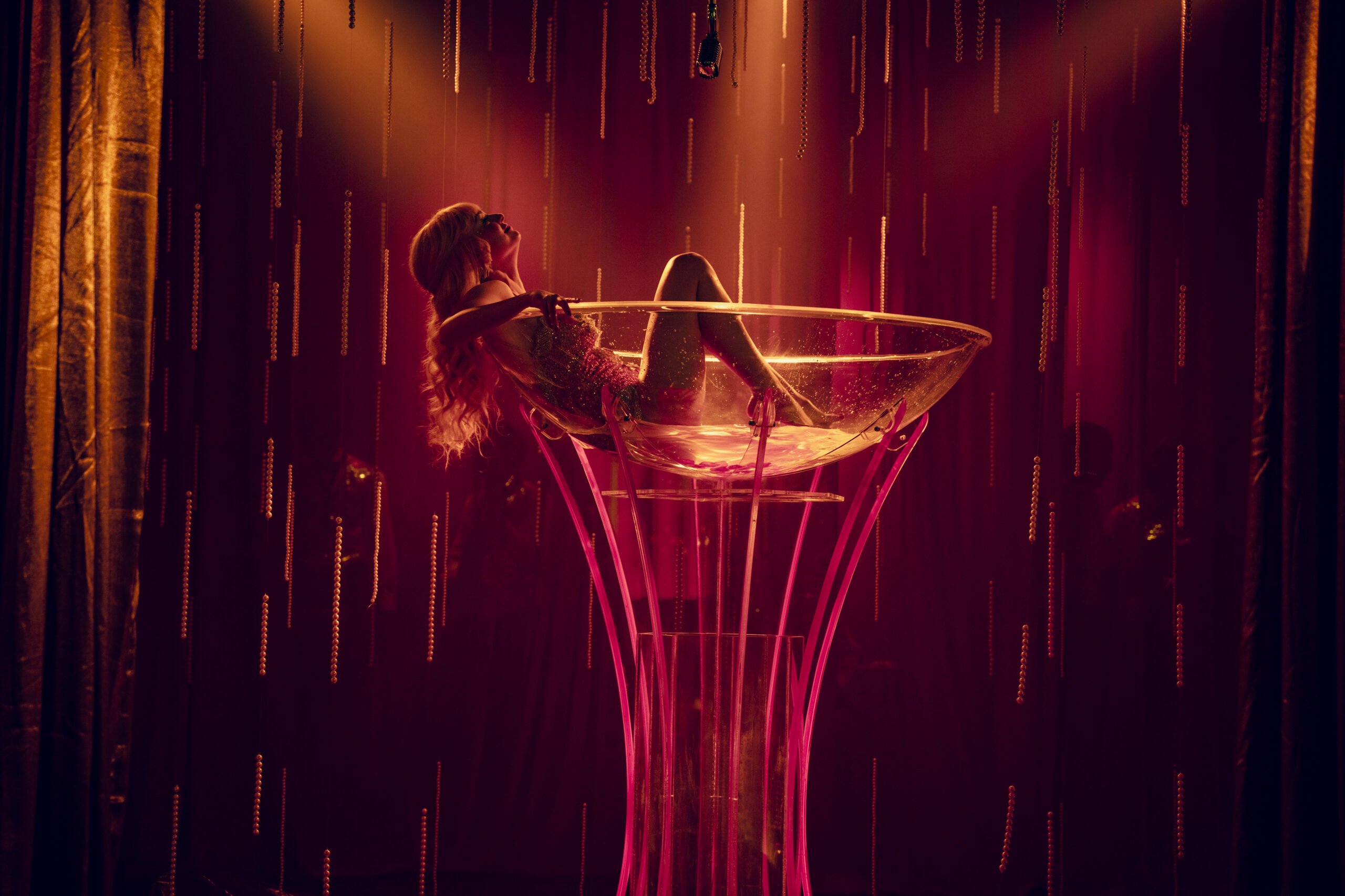 KULÜP, yeni sezonuyla 15 eylül’de Netflix’te 1 kulüp