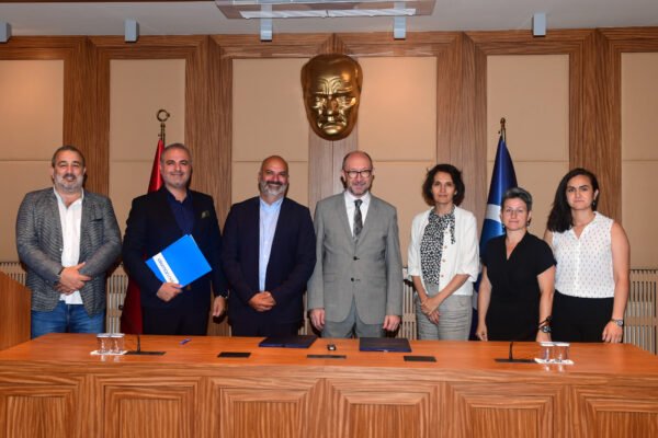 Anadolu Üniversitesi 