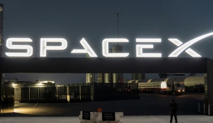 SpaceX ABD hükümeti için casus uydu inşa ediyor