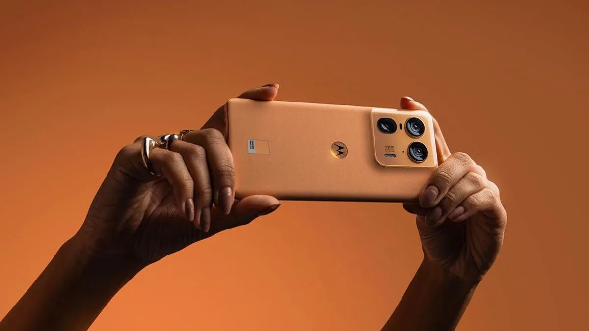 bu Motorola modelleri Android 15