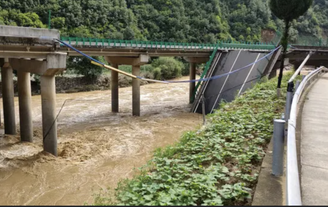 Çin'de otoyol çöktü! En Az 12 Ölü ve Düzinelerce Kayıp 29 Çin'de otoyol çöktü! En Az 12 Ölü ve Düzinelerce Kayıp
