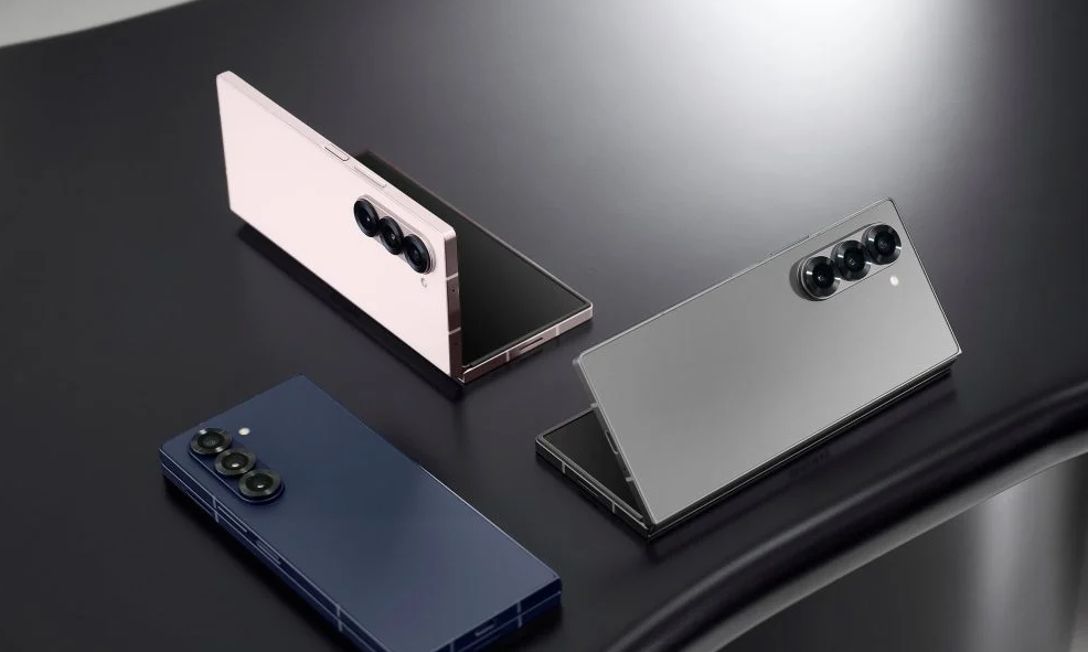 Samsung katlanabilir akıllı telefonlar için vites artırdı 1 s23